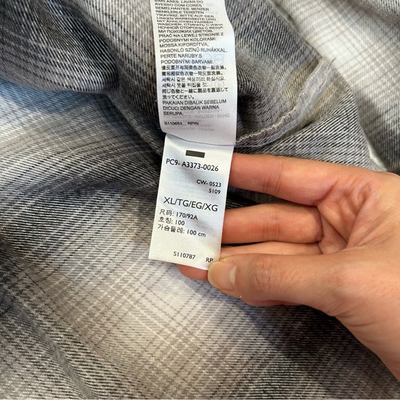 Levi Strauss - Western Style Gray Plaid Long Sleeved Button Up Flannel Shirt - Picture 11 of 12